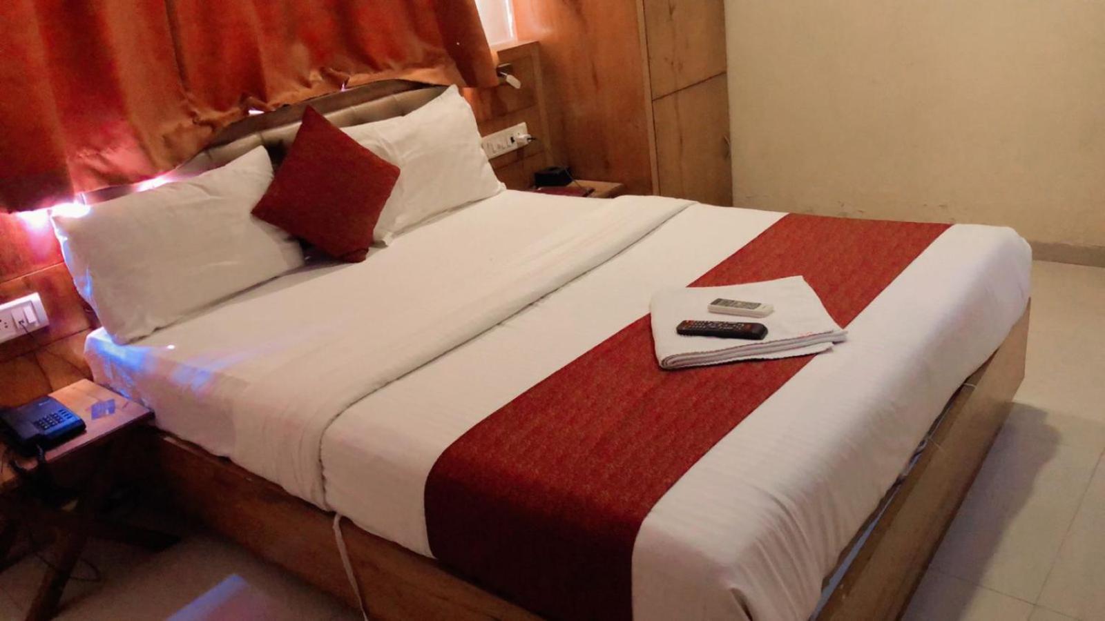 Grandeur By Avion Palace Near T2 International Airport مومباي المظهر الخارجي الصورة